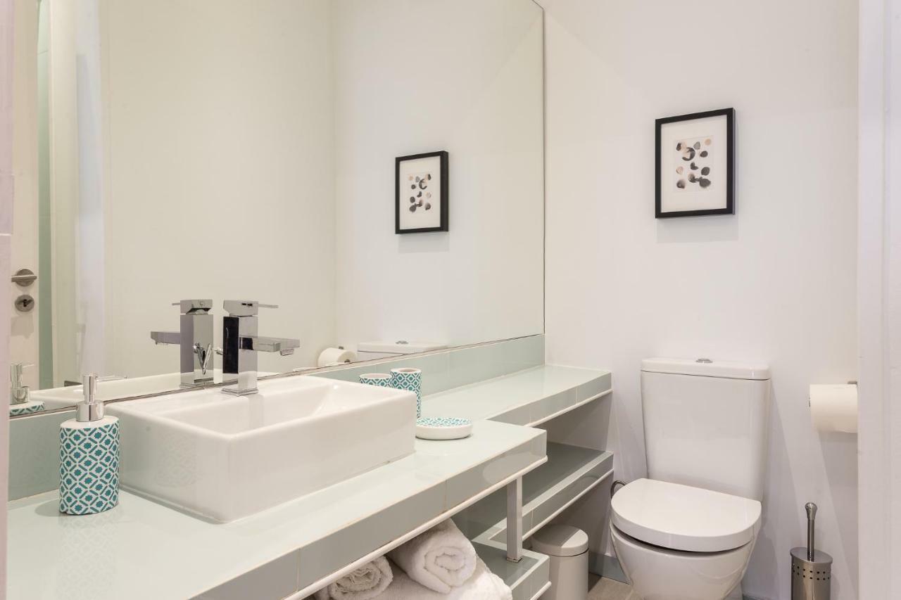 Three Bedroom Apartment In Historical Centre -Bairro Alto Лиссабон Экстерьер фото
