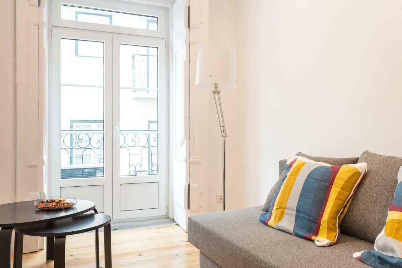 Three Bedroom Apartment In Historical Centre -Bairro Alto Лиссабон Экстерьер фото