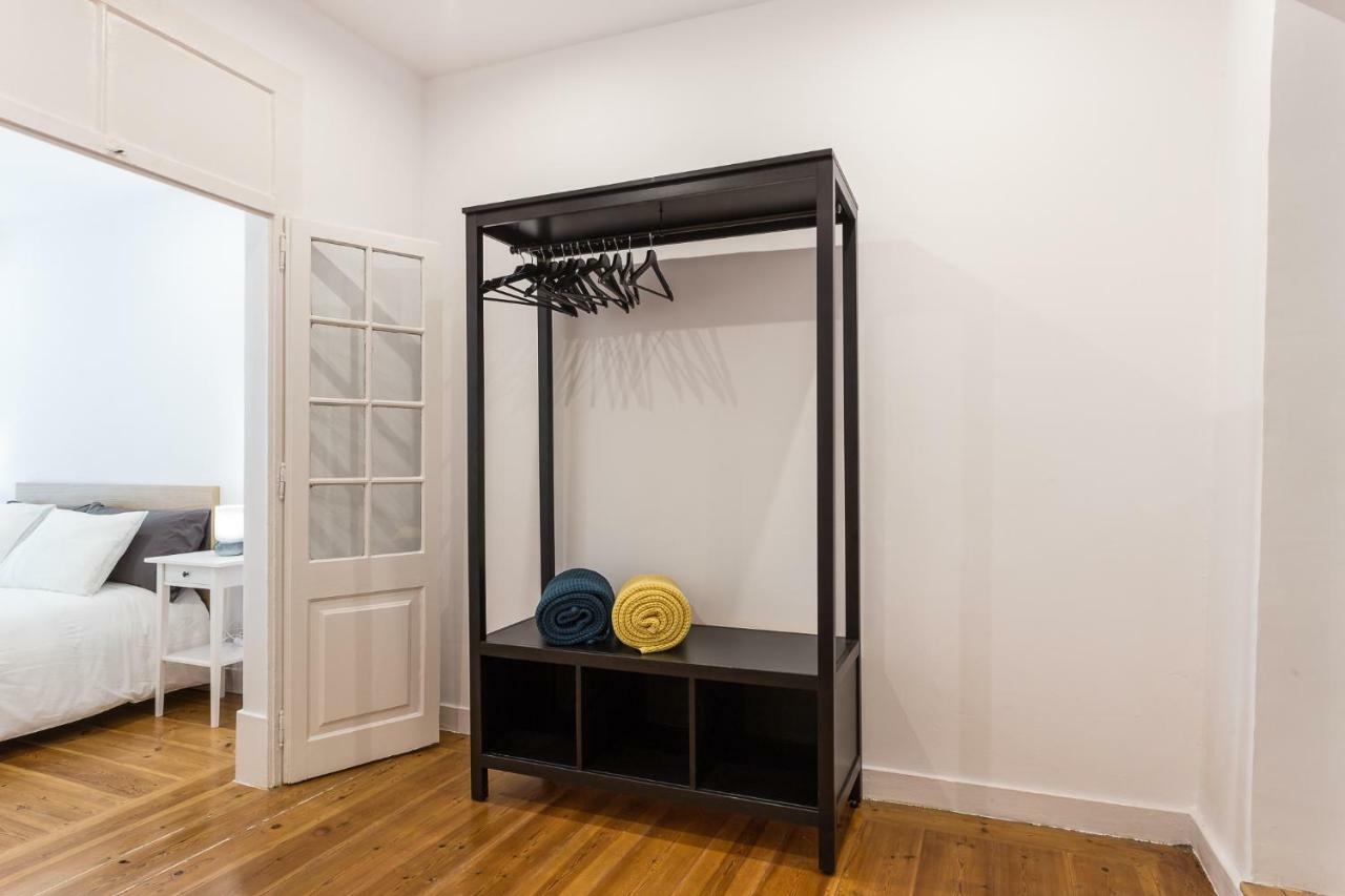 Three Bedroom Apartment In Historical Centre -Bairro Alto Лиссабон Экстерьер фото